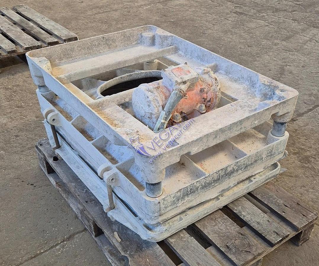 Usato Vibrating sieve VICENTINI mod. SV 600 x 900 DR with double net