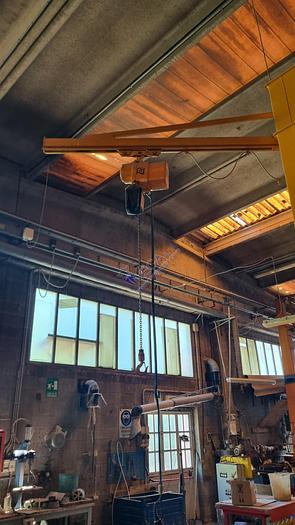 Usato Jib crane with KITO hoist 200 kg capacity