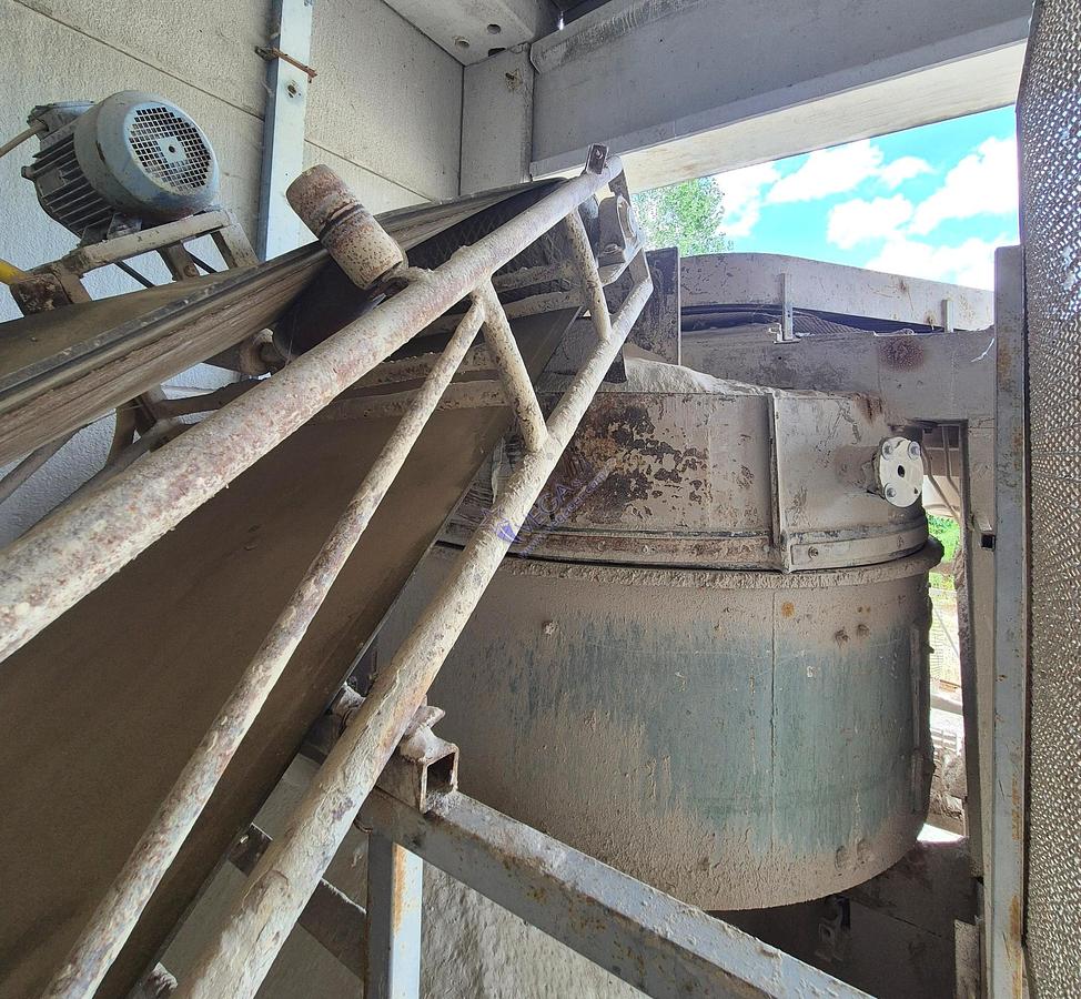 Usato Planetary mixer with rotating tank - tank useful capacity 1000 lt