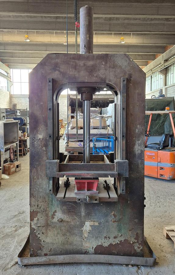 Usato Hydraulic press CMRM for metal moulds - 50 Ton