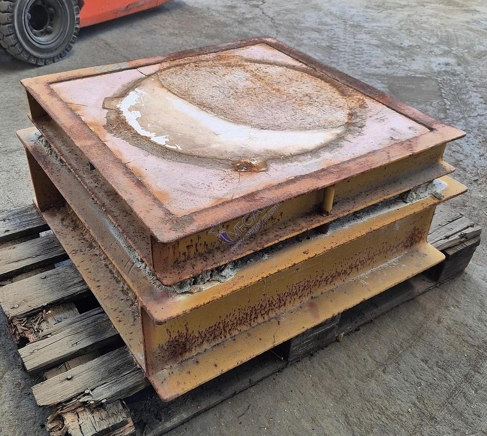 Usato Metal frame plaster mould holder