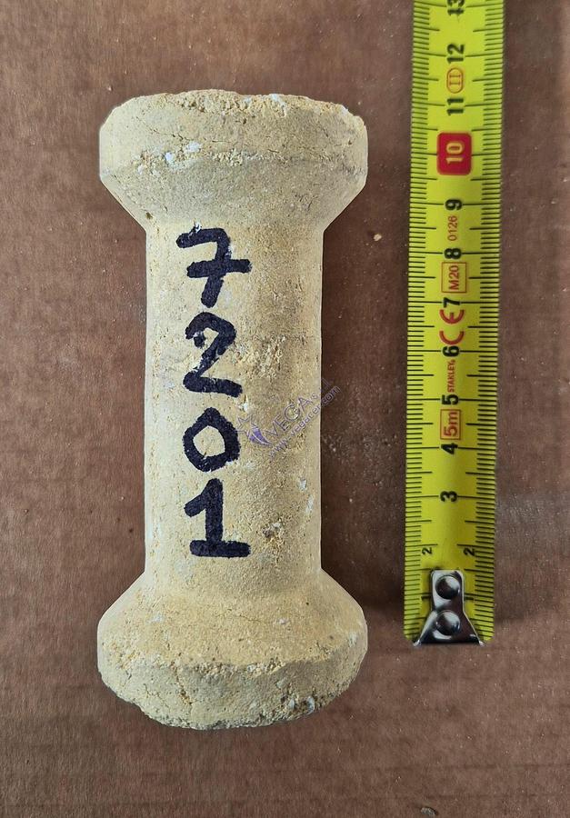 Usato Spool-shaped refractory column