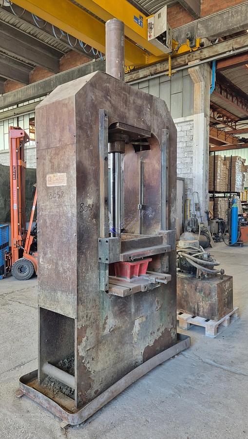 Usato Hydraulic press CMRM for metal moulds - 50 Ton
