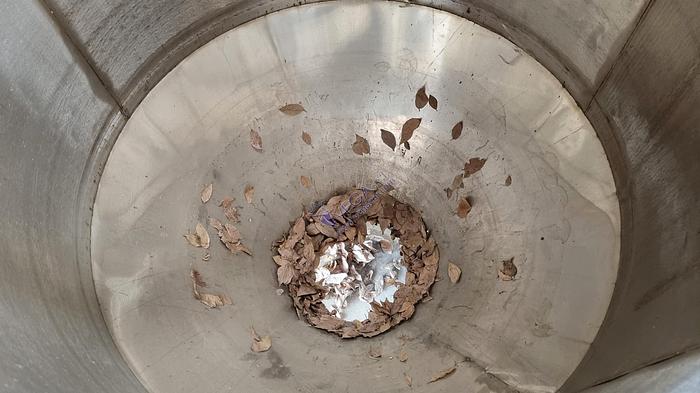 Usato Stainless steel hopper with lever shutter on the bottom for unloading the material