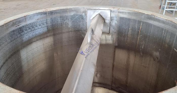 Usato Stainless steel hopper with lever shutter on the bottom for unloading the material