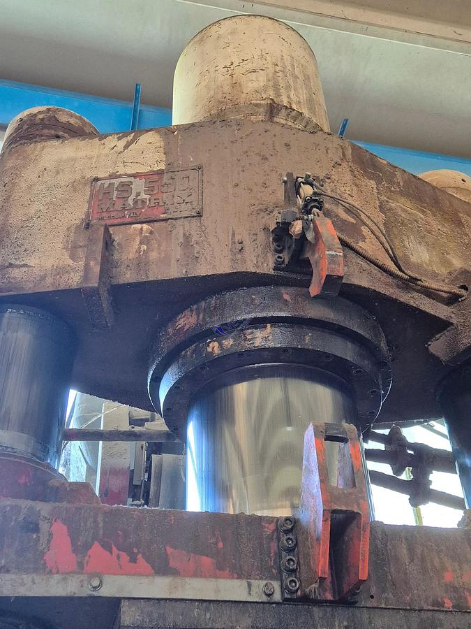 Usato Refractory dry hydraulic press MATRIX mod. HS.550