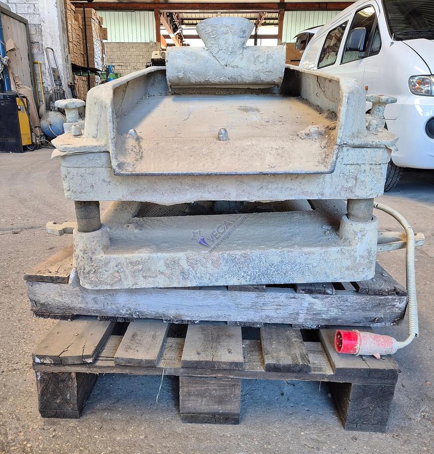 Usato Vibrating sieve VICENTINI mod. SV 600 x 900 with single net