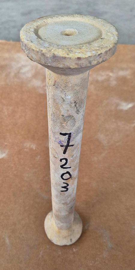 Usato Spool-shaped refractory column