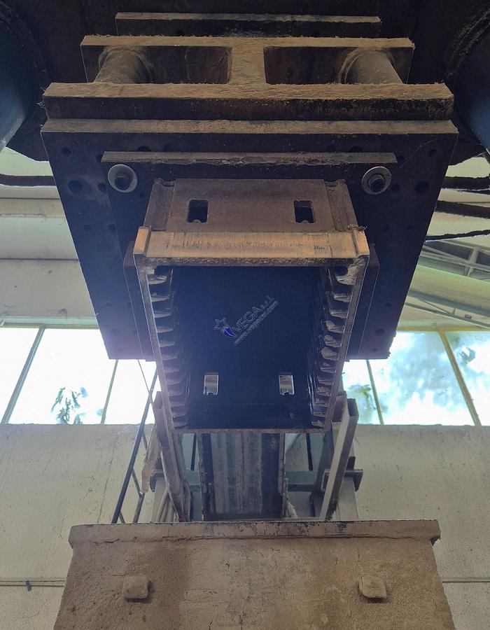 Usato Dry Press MATRIX mod HS 550 with double piston ( pressing from top and bottom ) for refactory pressing - pressing strength 550 Ton 