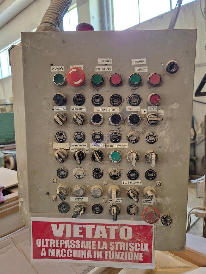 Usato Dry Press MATRIX mod HS 550 with double piston ( pressing from top and bottom ) for refactory pressing - pressing strength 550 Ton 