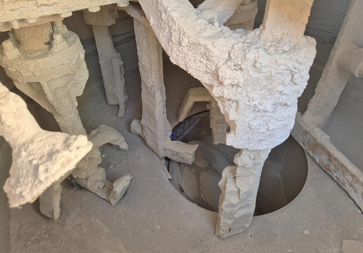 Usato Planetary mixer with rotating tank - tank useful capacity 1000 lt