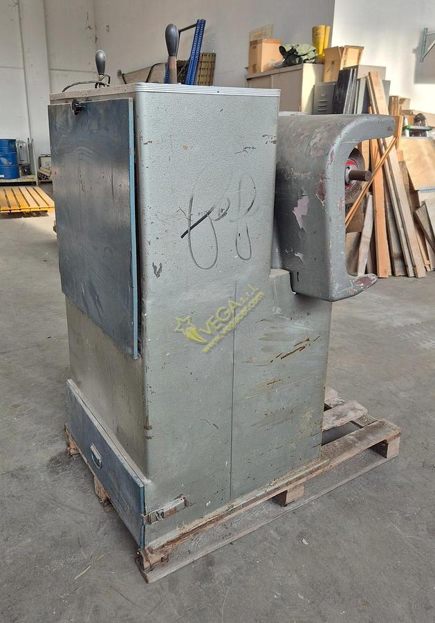 Usato Polishing machine for metals with aspirator BREVETTATA