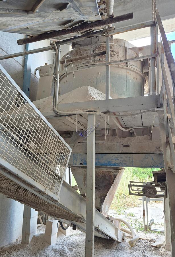 Usato Planetary mixer with rotating tank - tank useful capacity 1000 lt