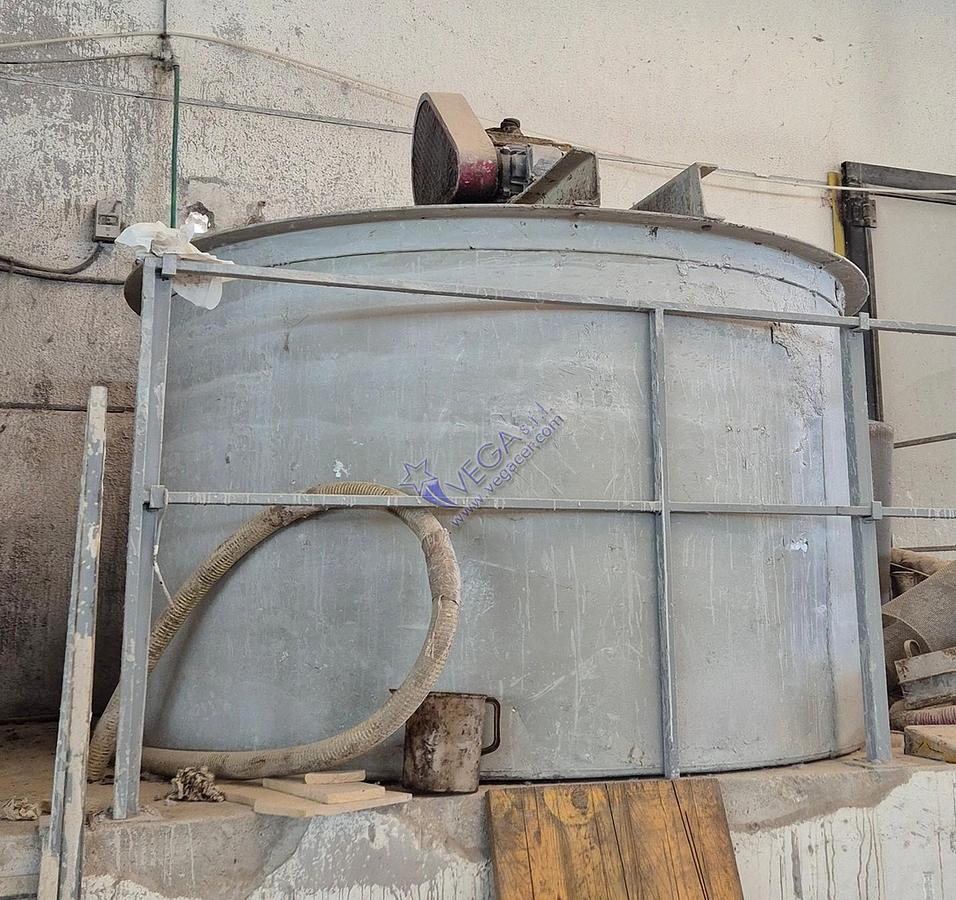 Usato Slow agitator VICENTINI mod. LABOR 50 with tank and vibrating sieve VICENTINI mod. 300 x 500