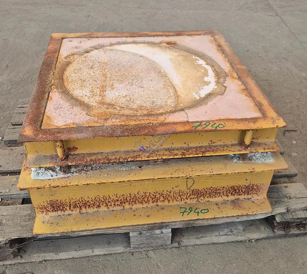 Usato Metal frame plaster mould holder