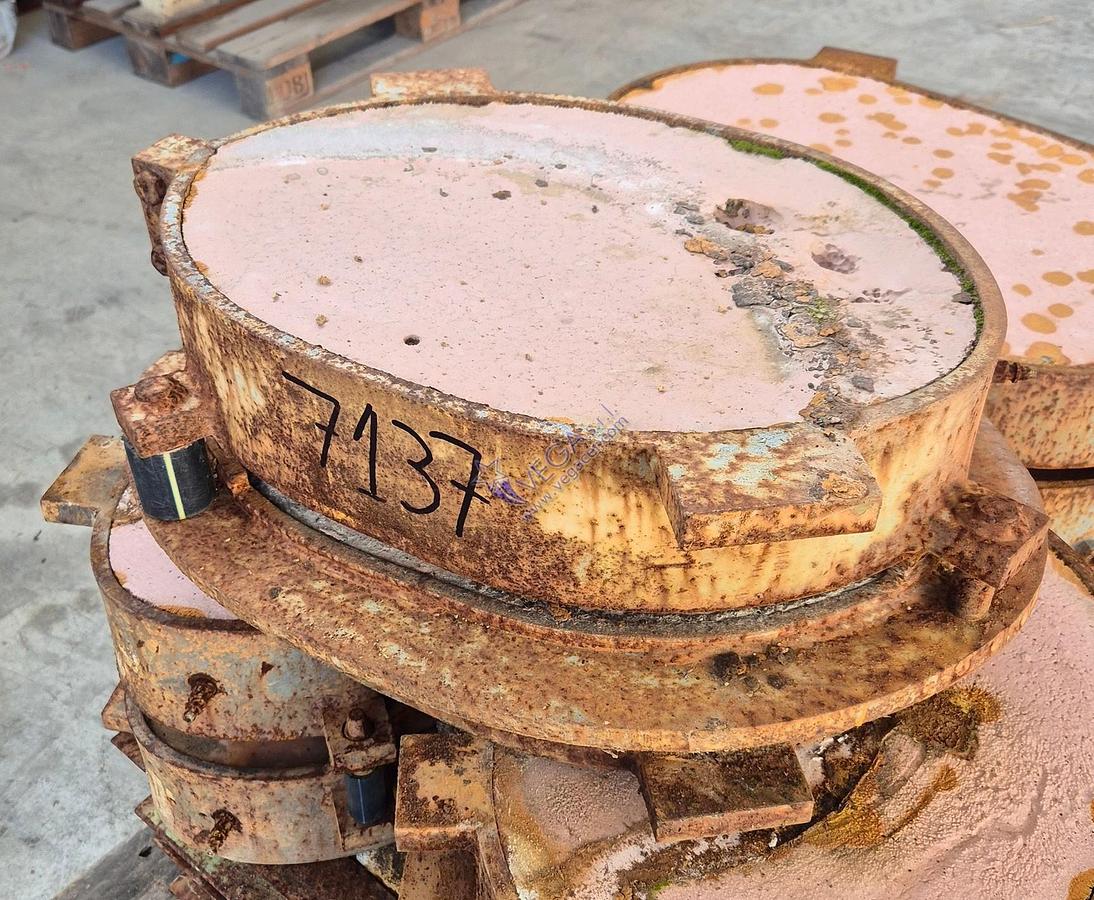 Usato Oval metal frame plaster mould holder