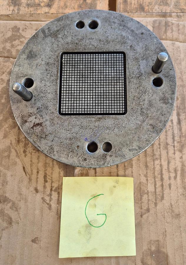 Usato Hard metal dies for producing honeycomb filters for foundries