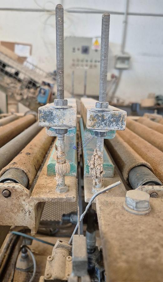 Usato Pneumatic vertical wire cutter OMG mod. TVP500E/A