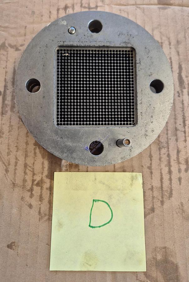 Usato Hard metal dies for producing honeycomb filters for foundries