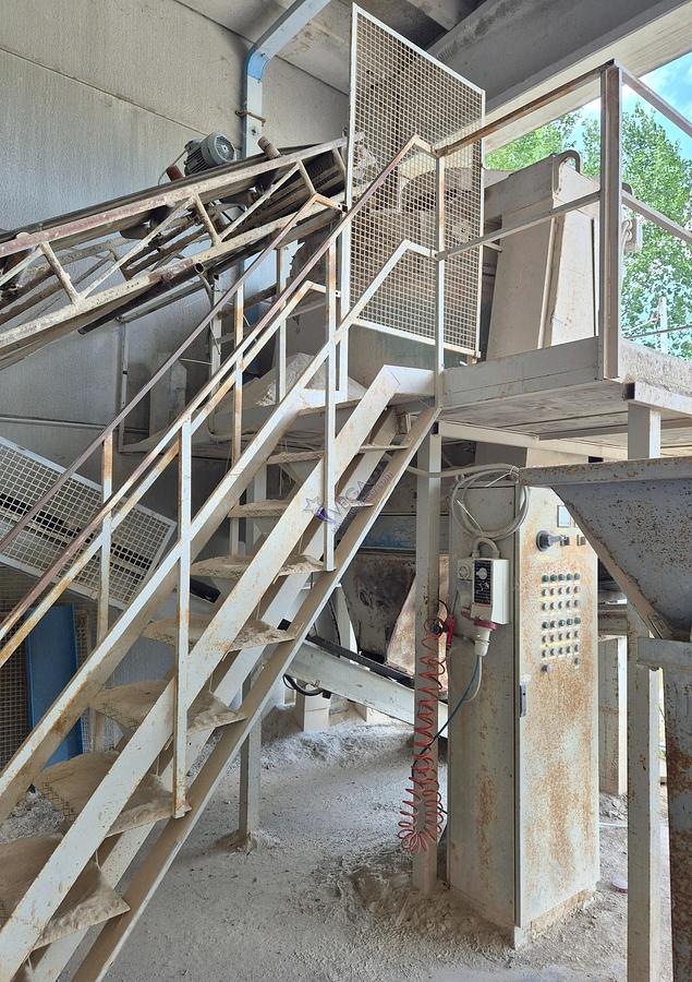 Usato Planetary mixer with rotating tank - tank useful capacity 1000 lt