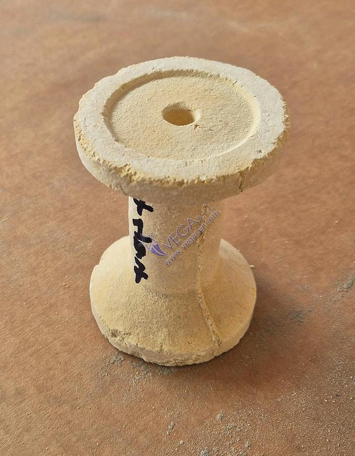 Usato Spool-shaped refractory column