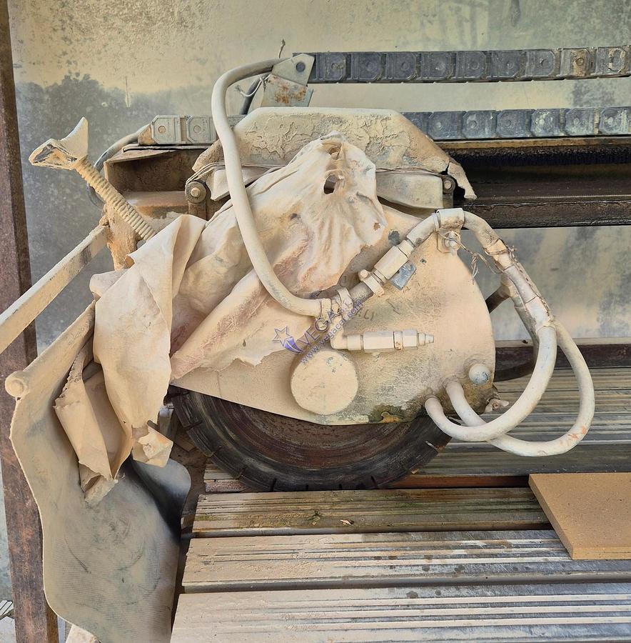 Usato Semi-automatic trasversal disk cutter RAIMONDI mod. C.M. 150