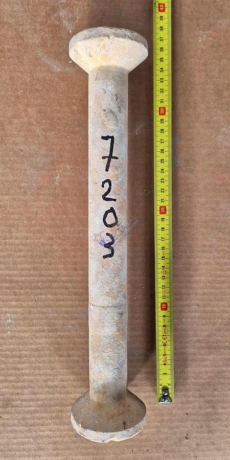 Usato Spool-shaped refractory column