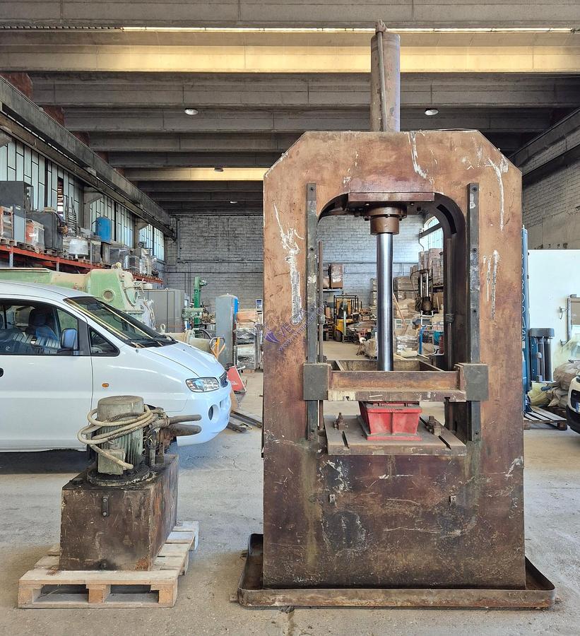 Usato Hydraulic press CMRM for metal moulds - 50 Ton