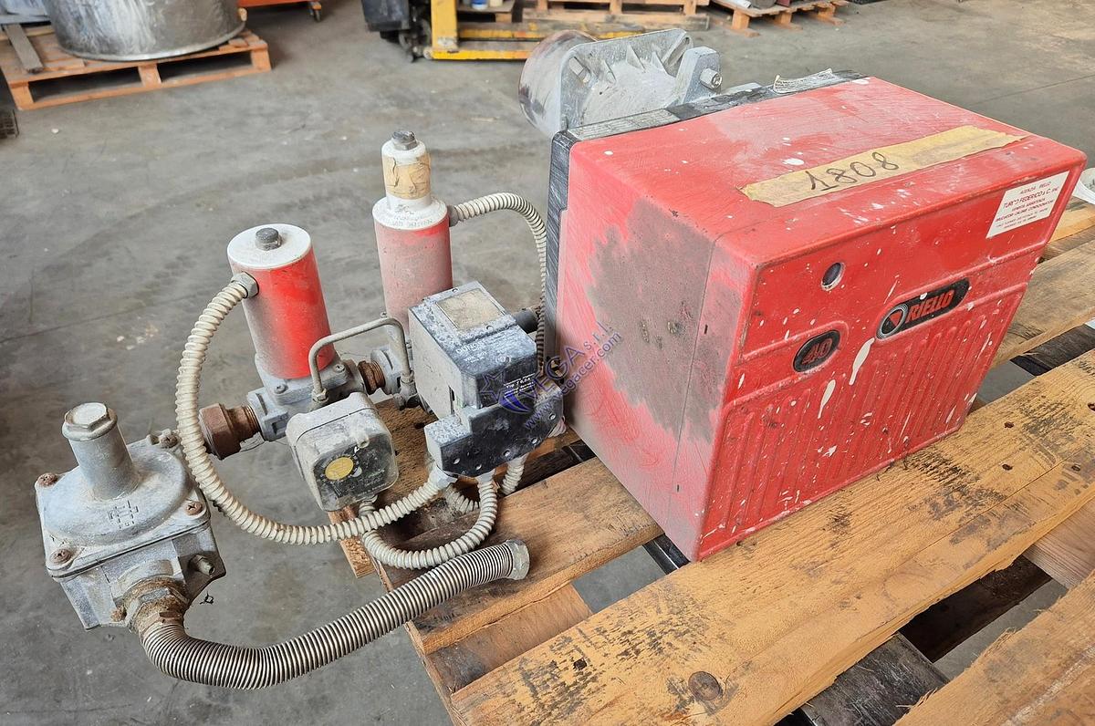 Usato Civil burner RIELLO mod. 40 GS15 with gas train