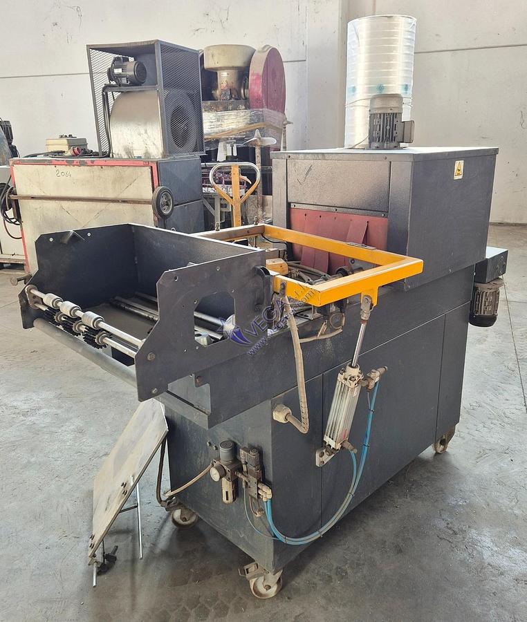 Usato Semi-automatic shrink wrapping machine IFP mod. LST 50/40