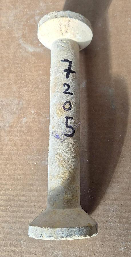 Usato Spool-shaped refractory column