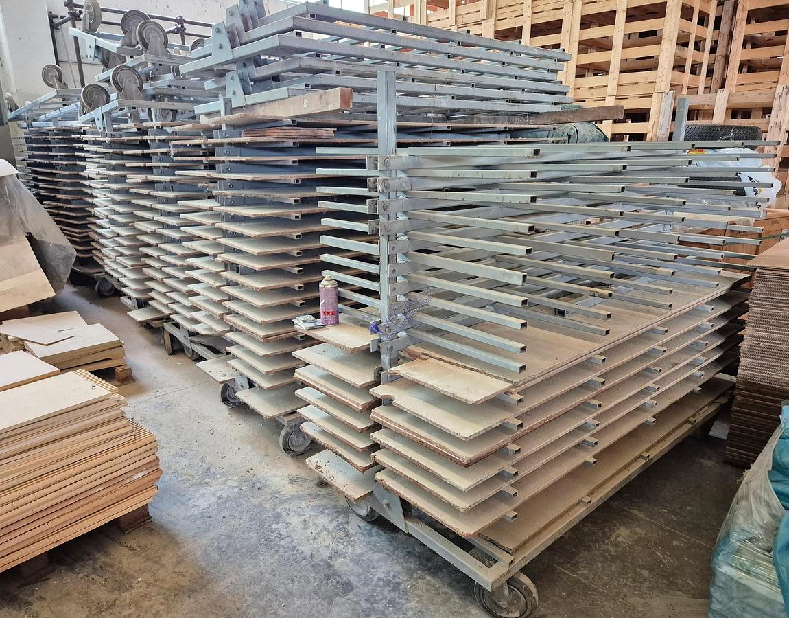 Usato Heavy trolleys for drying manufactured ceramic goods