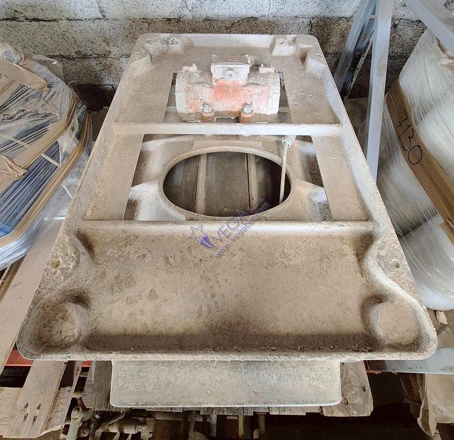 Usato Vibrating sieve VICENTINI mod. SV 600 x 900 DR with double net