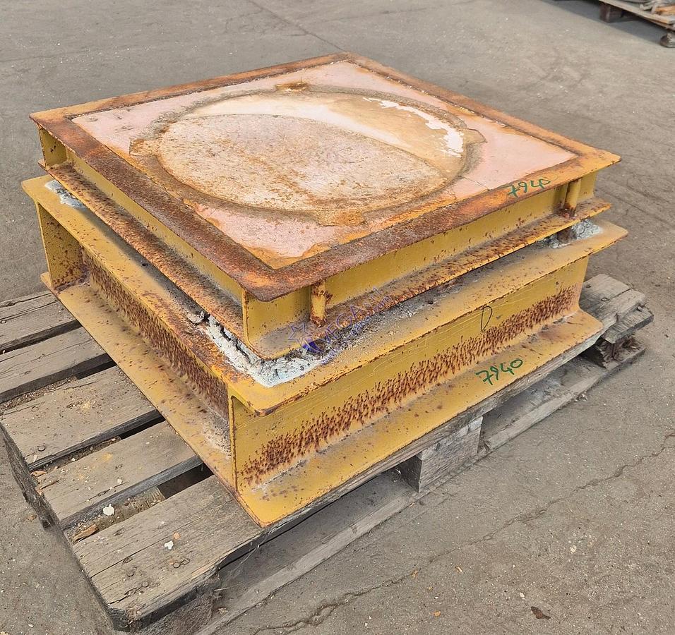 Usato Metal frame plaster mould holder