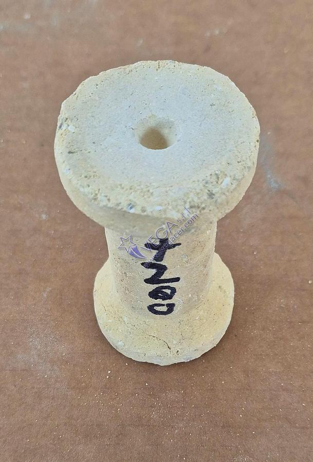 Usato Spool-shaped refractory column