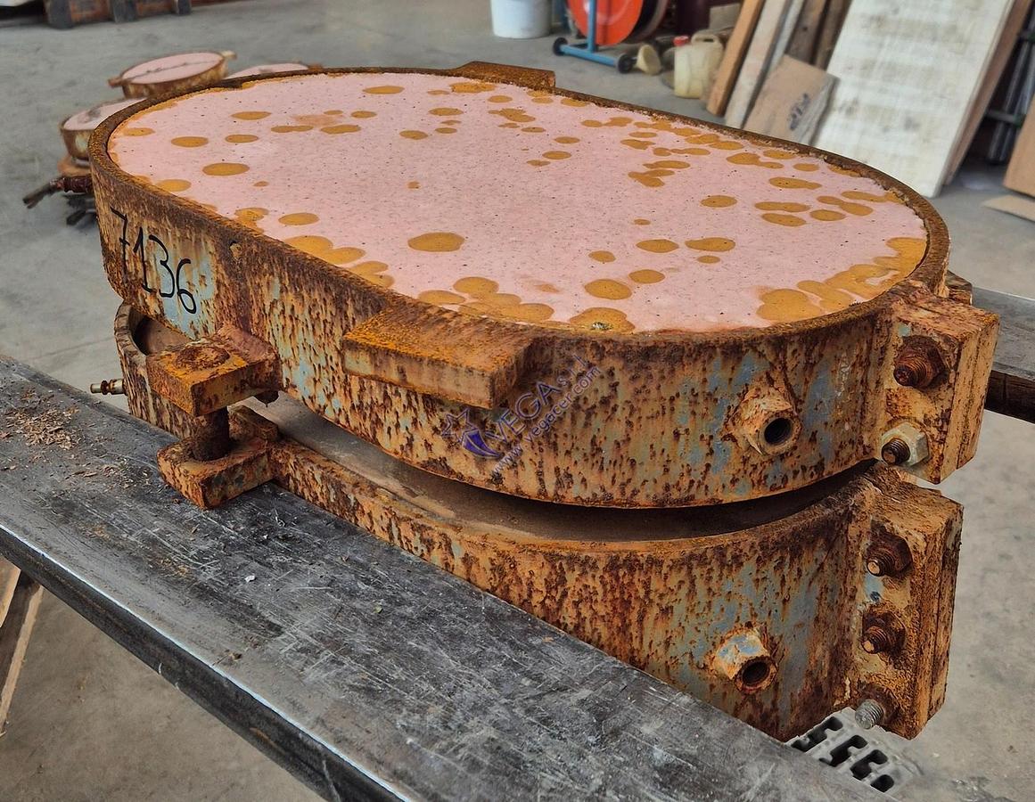 Usato Oval metal frame plaster mould holder