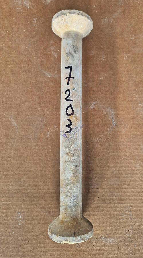 Usato Spool-shaped refractory column