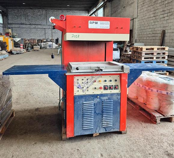 Usato Semi-automatic skin pack wrapping machine APM 