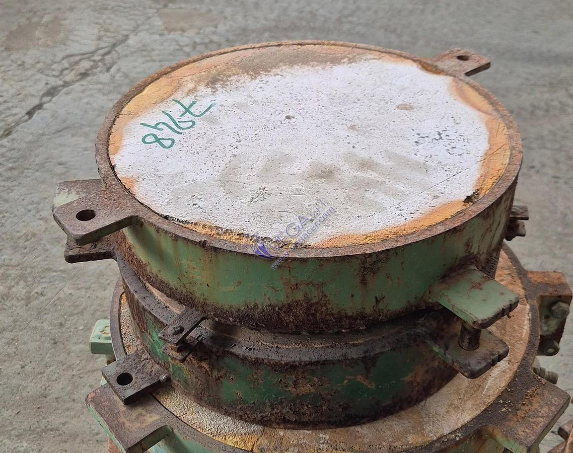 Usato Round metal frame plaster mould holder