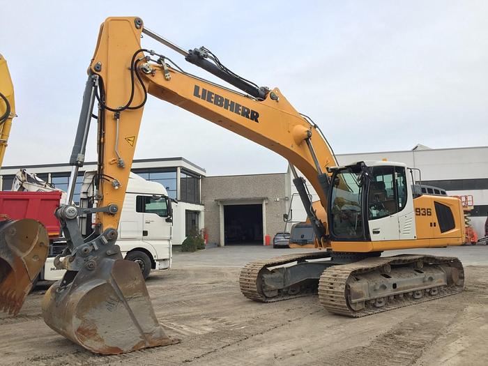 Used 2013 LIEBHERR R936 NLC