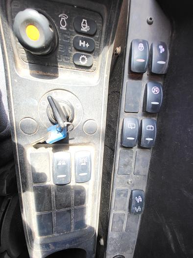 Used 2017  JCB 300LC 