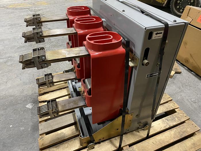 Used SQUARE D COMPANY 1200 AMP VACUUM SWITCH