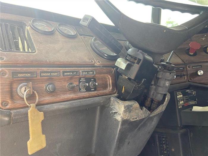 Used 1994 Freightliner 2000 Gallon Flat Bed Water Tank