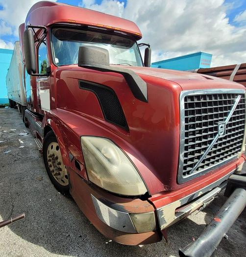 Used 2005 VOLVO VNL