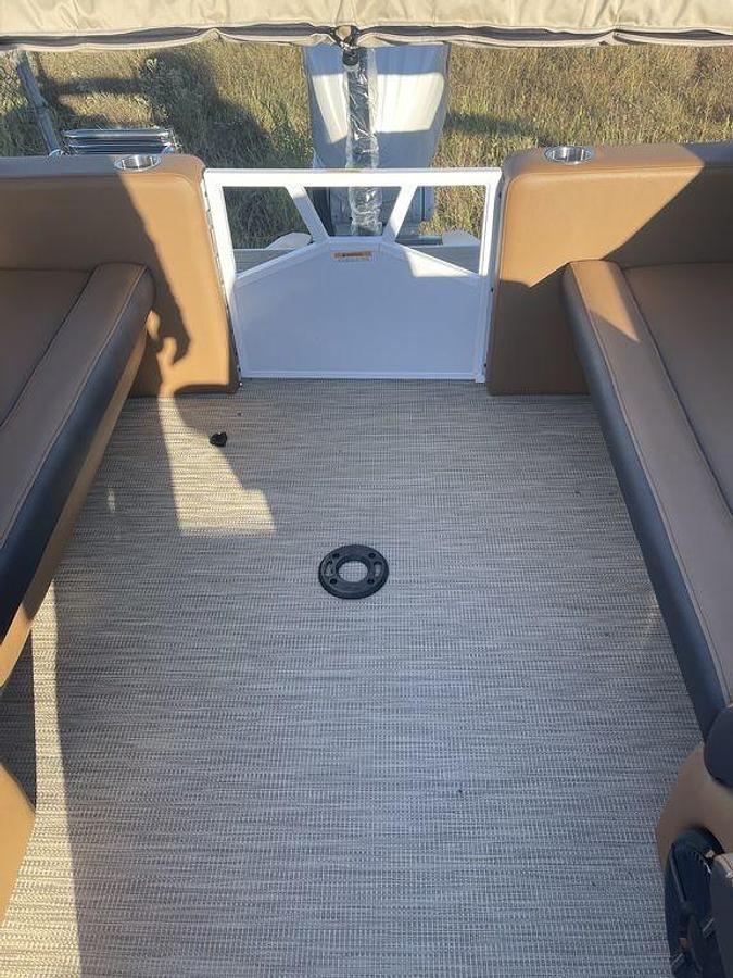 2025 Veranda VX25RC Luxury Tri-Toon