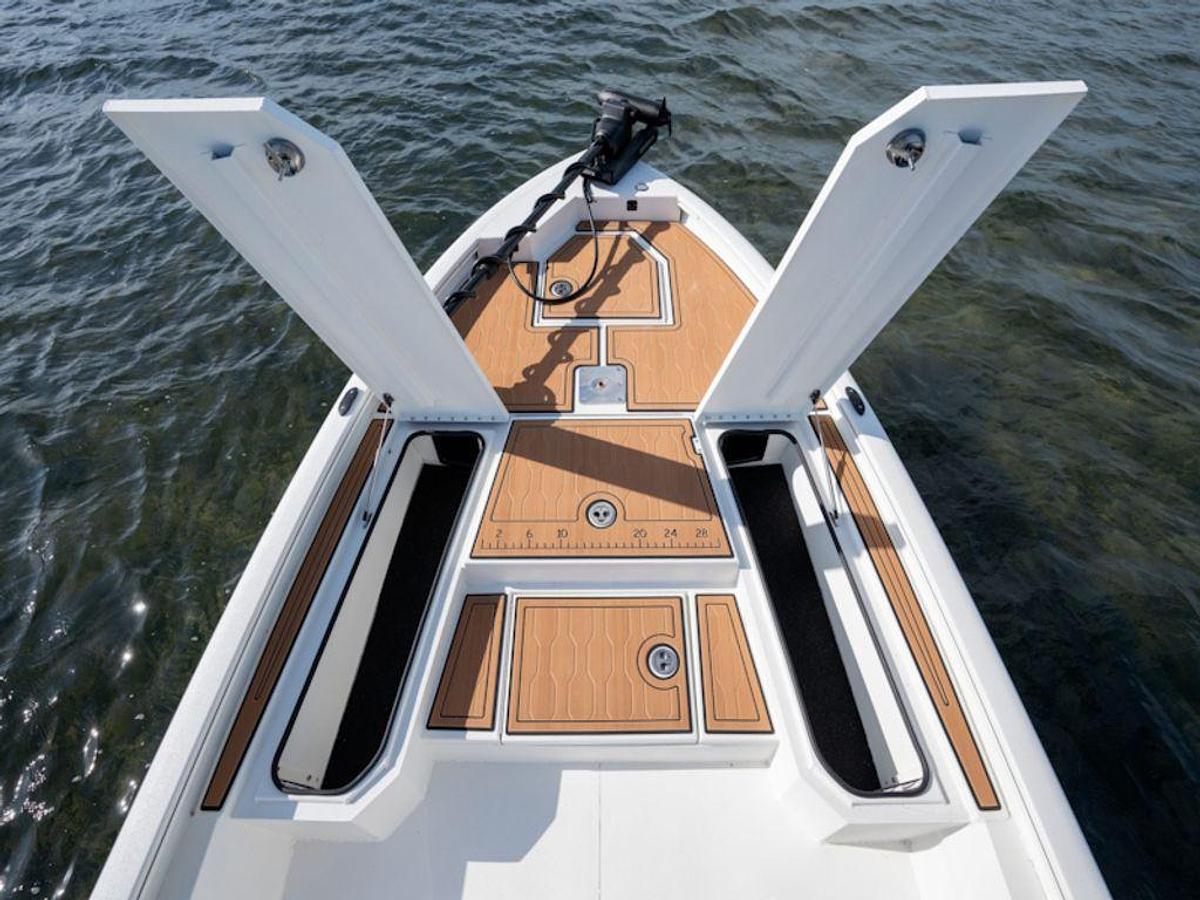 2025 Avid Boats 23 Mag Base