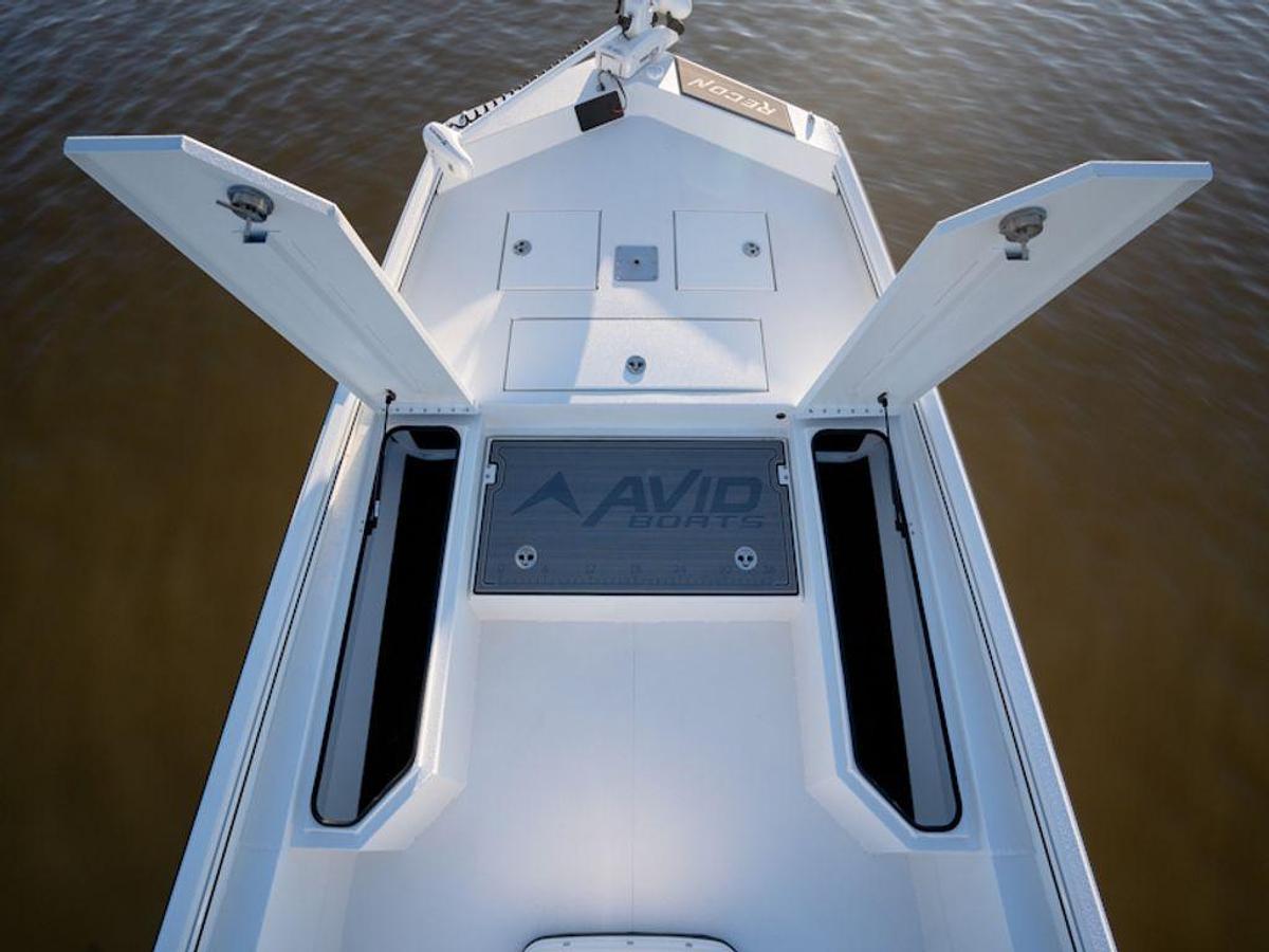 2025 Avid Boats 22 Recon Base