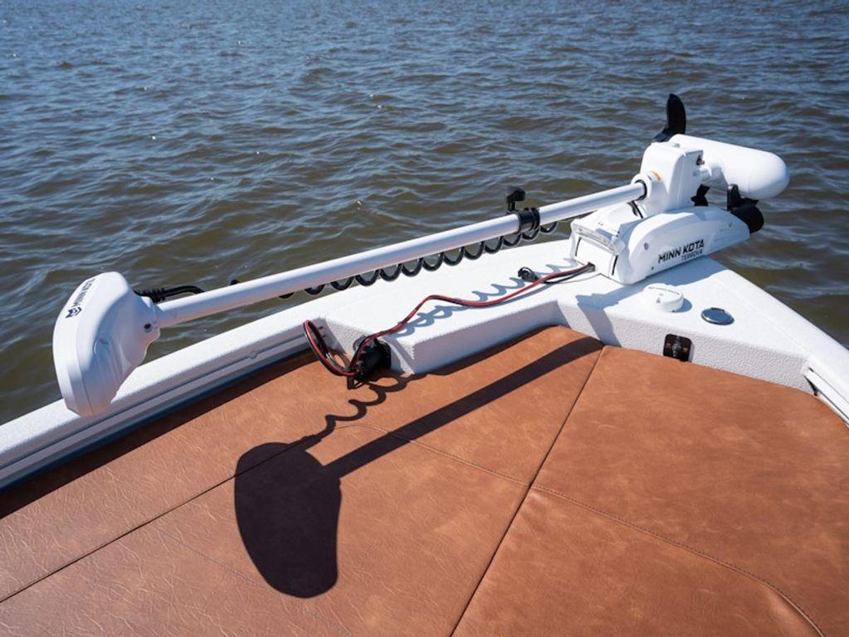 2025 Avid Boats 23 Fusion Base