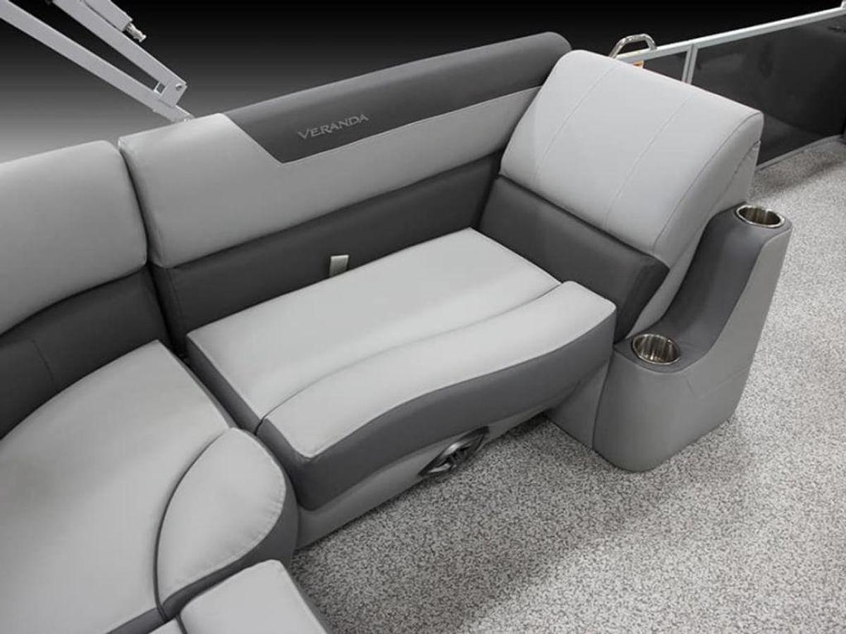 2025 Veranda VF22F4 Deluxe Tri-Toon