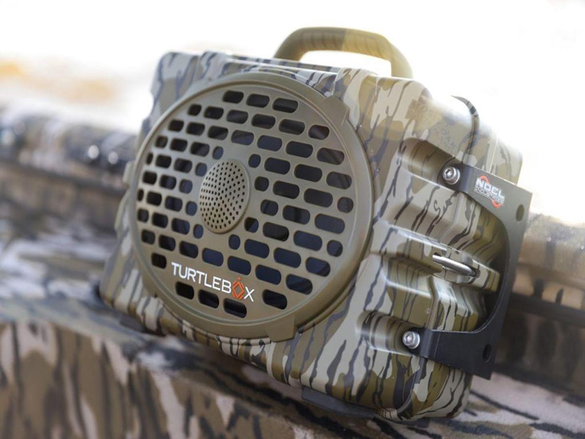 2025 Avid Boats 18 Commander Base